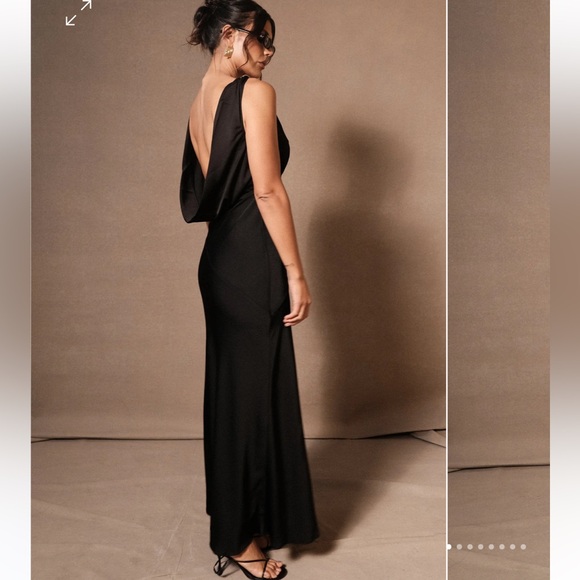 Meshki Black Elegant Evening Dress - Picture 1 of 9
